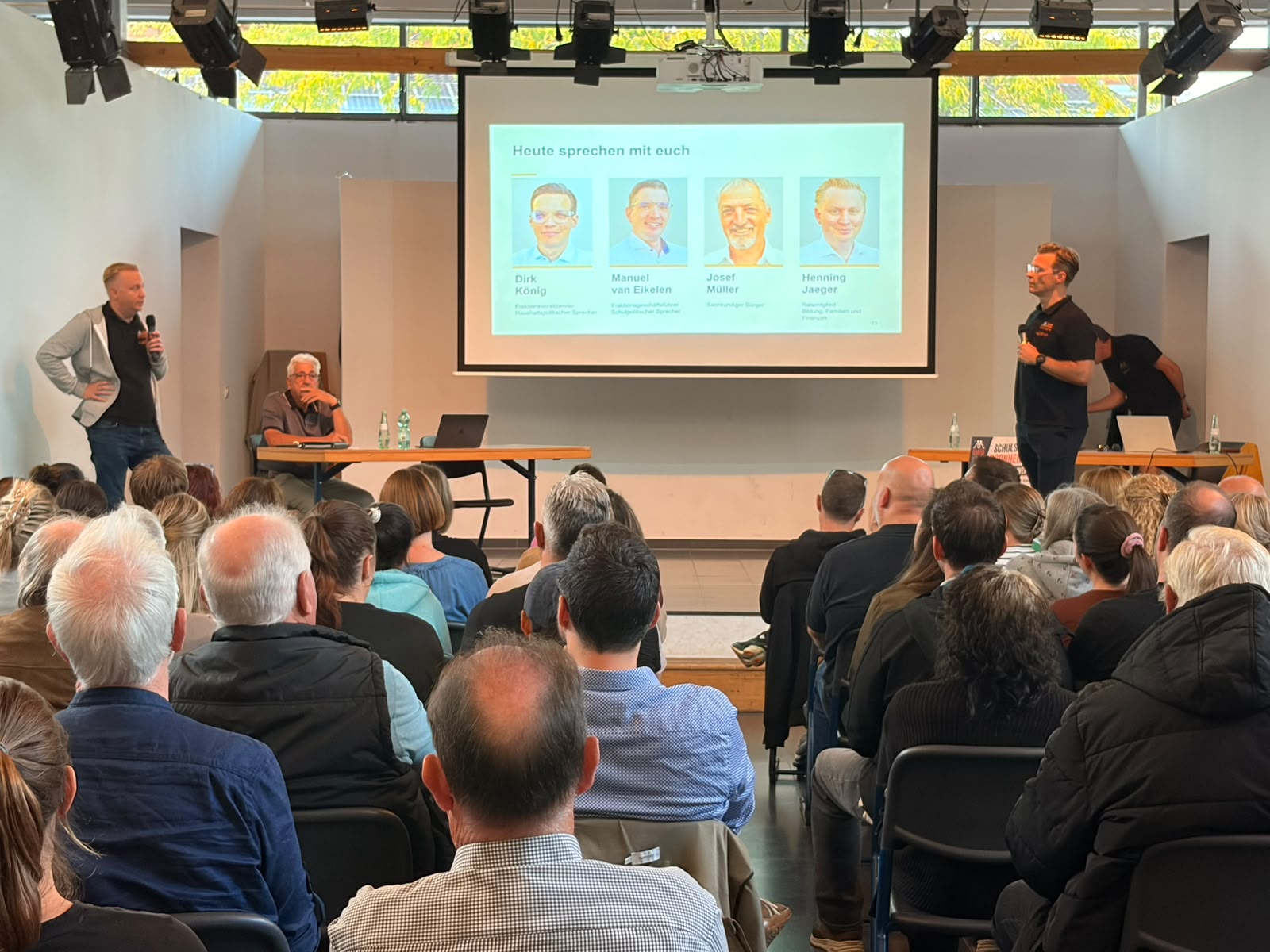 Informationsabend zur Schulsituation in der Mertener Schulaula, Aufnahme 2