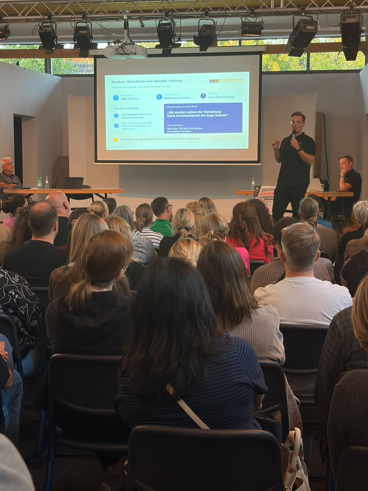 Informationsabend zur Schulsituation in der Mertener Schulaula, Aufnahme 4